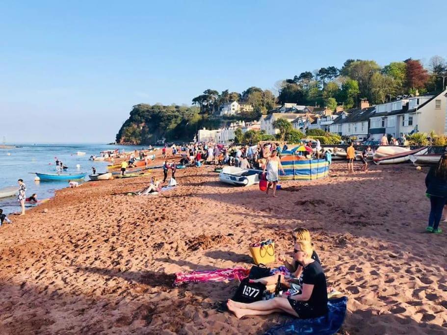 Beach Retreat Village Centre Location 샬돈 외부 사진