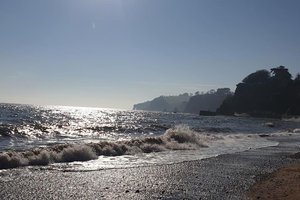 Beach Retreat Village Centre Location 샬돈 외부 사진